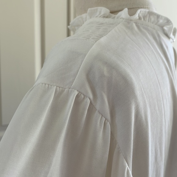 BNWT✨LULAROE Clara smocked blouse in off white - Picture 8 of 11